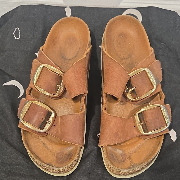 Birkenstock Arizona Sandals Women’s Size 38 US 7–7.5 Brown Leather Gold Buckle - Picture 1 of 12